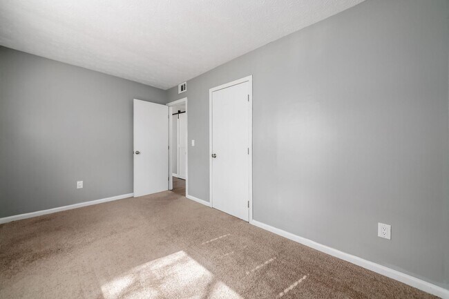 Building Photo - 313 E Moler St