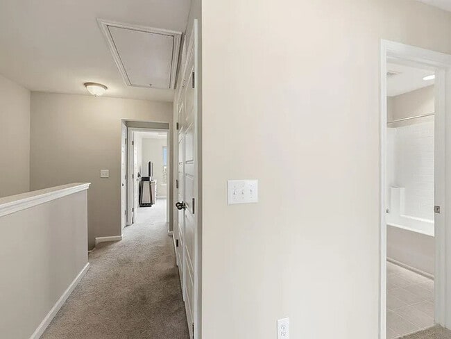 Building Photo - Lease OR Lease to Own
