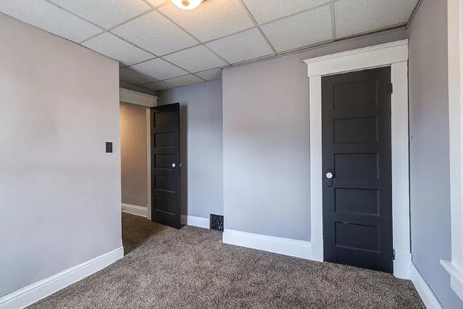 Building Photo - 321 S Eleventh St