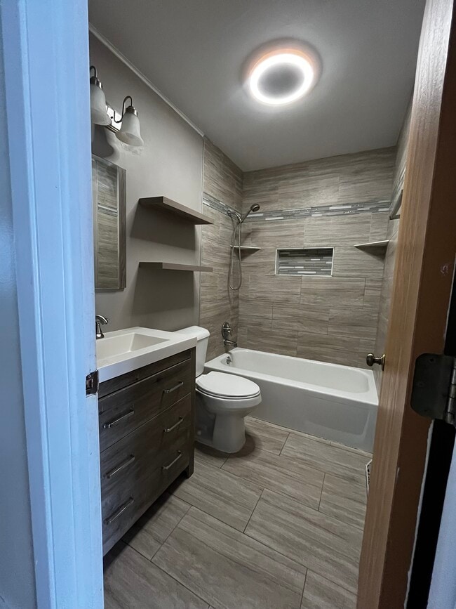 Building Photo - 3 Old Post Rd