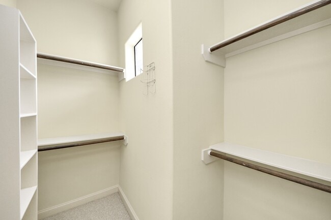 Building Photo - 5617 Kiam St