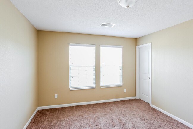 Building Photo - 10063 Chariden Dr