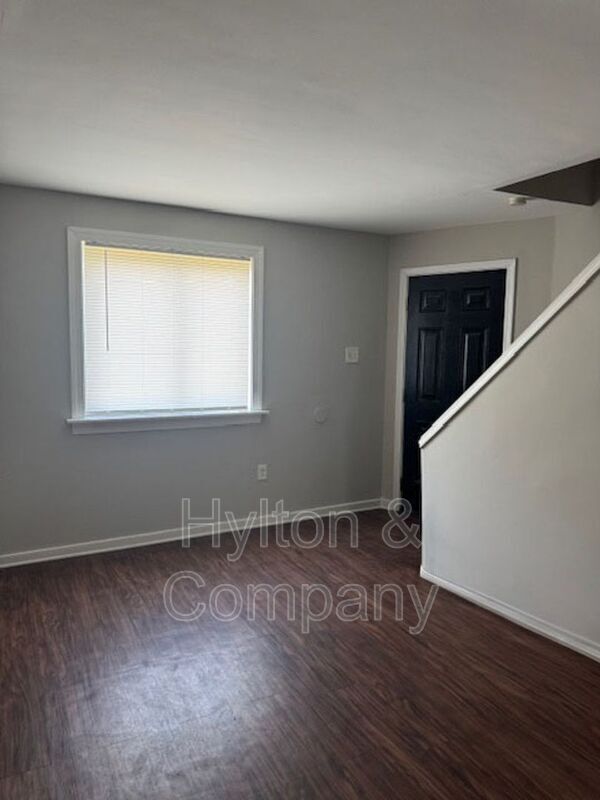 Building Photo - 1703 Lamb Ave