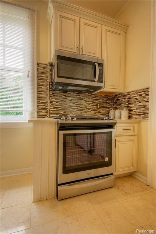 Building Photo - 22 Edison St