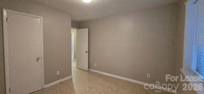 Building Photo - 1801 Darbrook Dr
