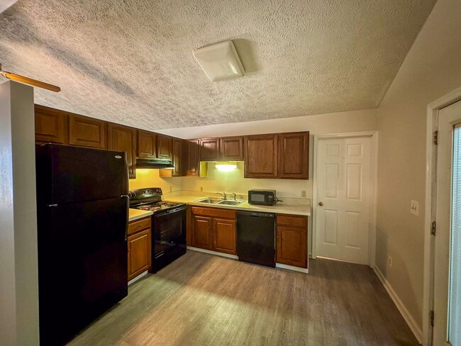 Building Photo - 3Bed/2Bath Lake Monticello Rental