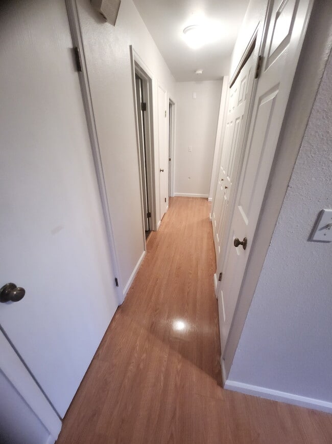 Building Photo - 2516 W Plum St