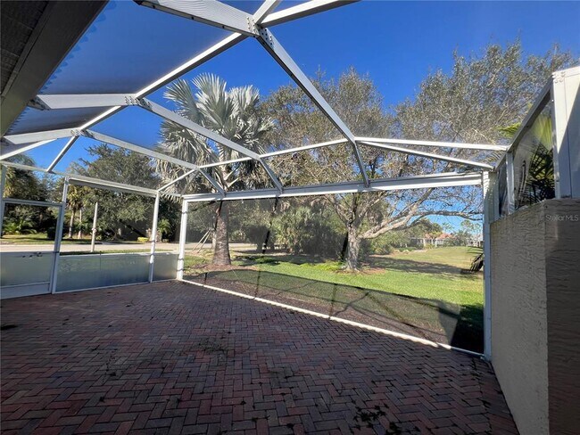 Building Photo - 4665 Whispering Oaks Dr