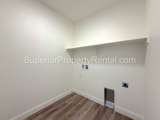 Building Photo - 5801 S Garnet Dr
