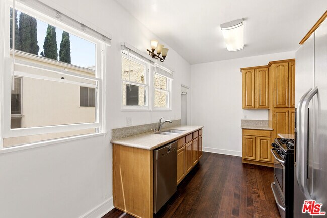 Building Photo - 4429 Finley Ave