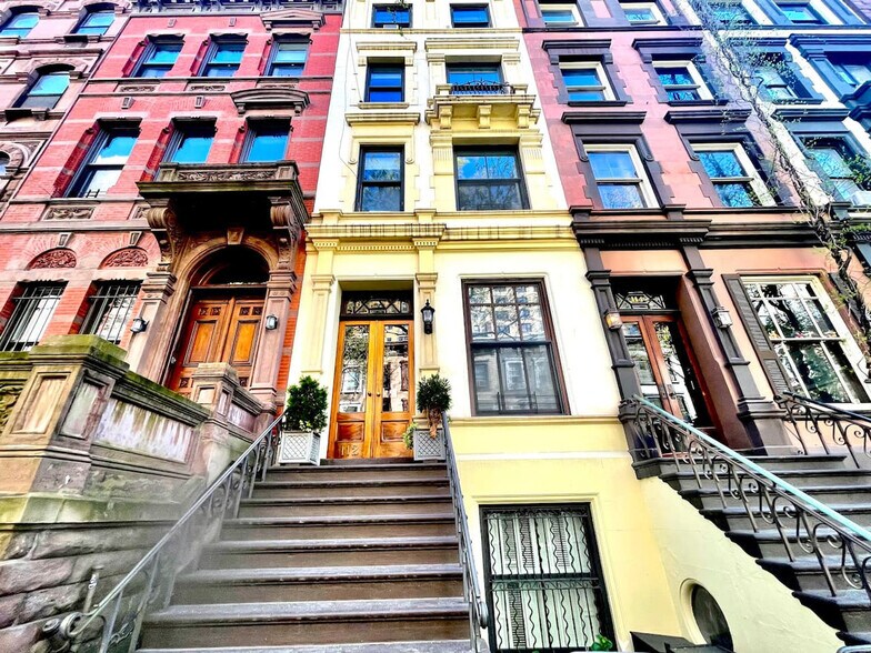 Building Photo - 112 W 78th St