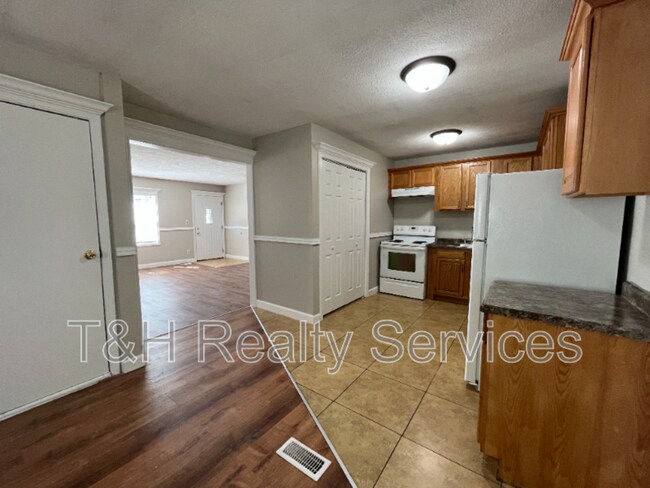 Building Photo - 8238 Wysong Dr