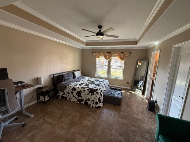 Building Photo - Cano Lane