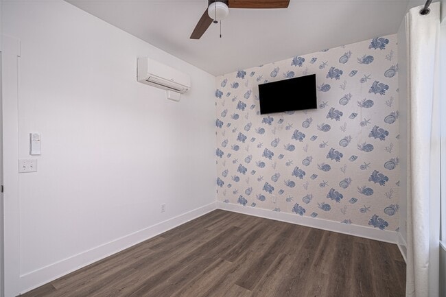 Building Photo - 637 E Anderson St