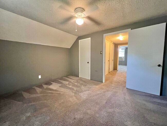 Building Photo - 4045 MICHAEL Dr