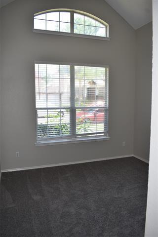 Building Photo - 2027 Wimbledon Dr