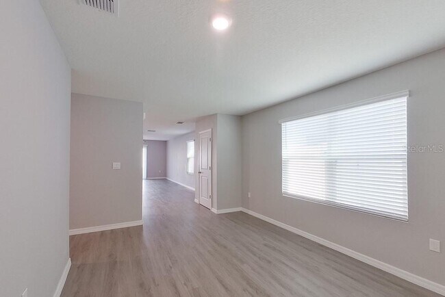 Building Photo - 8656 SW 44th Ct
