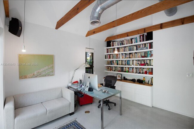 Building Photo - 7420 SW 53rd Pl