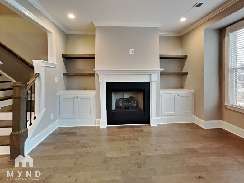 Building Photo - 1607 Bowery Dr