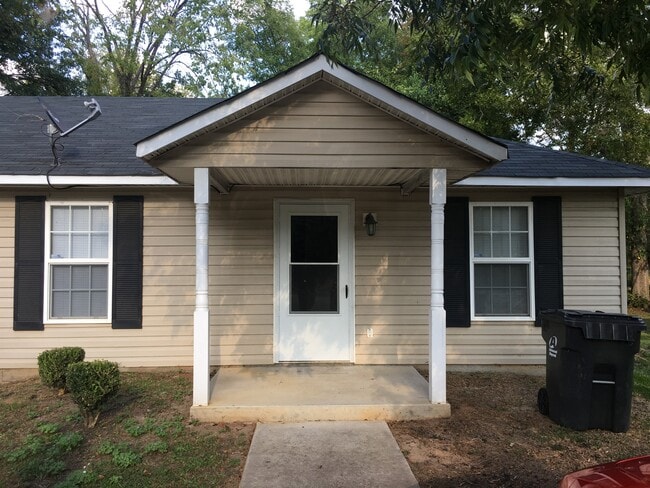 Building Photo - 621 S Wilkinson St