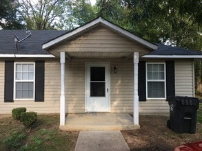 Building Photo - 621 S Wilkinson St