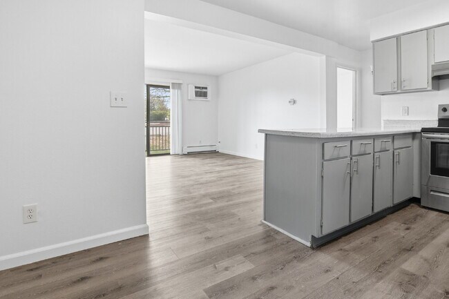 Building Photo - $1,140.95 with Half Off The First Month's Rent, 1 Bed - 1 Bath, Condo in Denver with Easy Access ...
