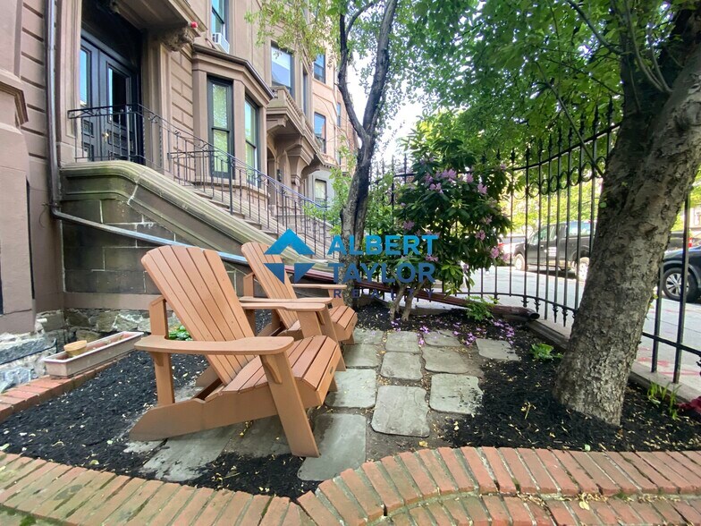 Building Photo - 117 Beacon St