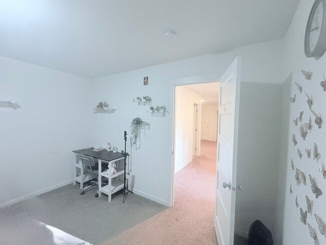 Building Photo - Stunning 4-Bedroom Spanaway Home with Spacious Living & Modern Comforts