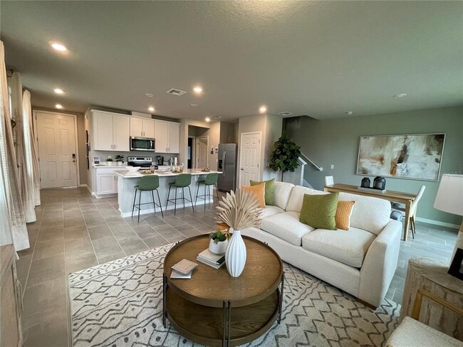 Building Photo - 732 Legacy Dr