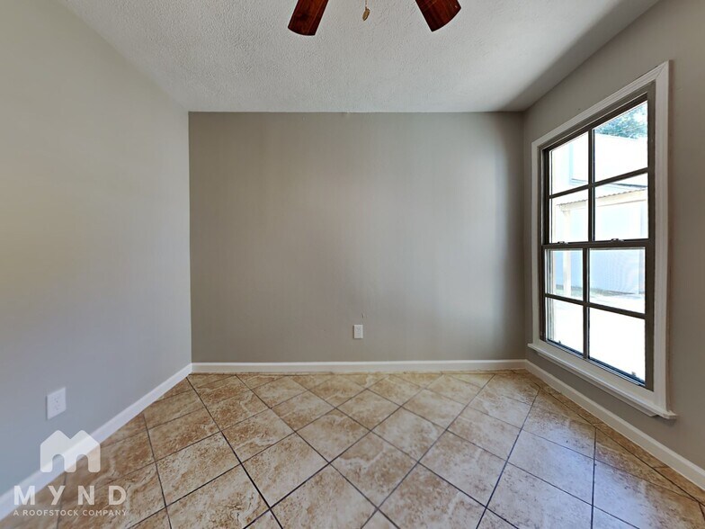 Building Photo - 14923 Walters Rd