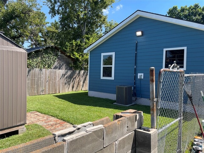 Building Photo - 2709 Terry St