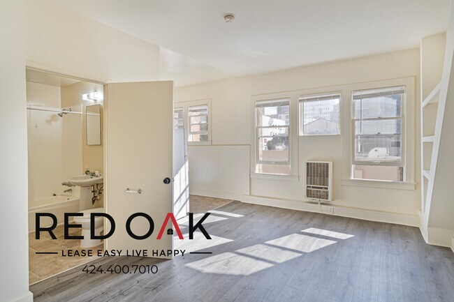 Building Photo - 537 S Kenmore Ave