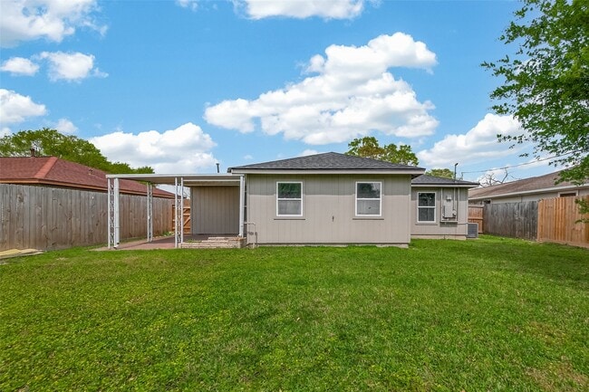 Building Photo - 1310 Belshire Rd