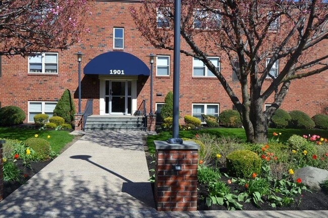 Building Photo - 1901 Hartranft St