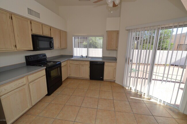 Building Photo - 10421 E Windstorm Dr