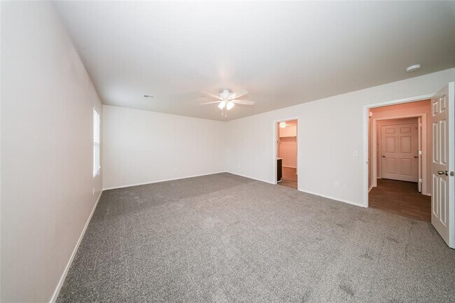 Building Photo - 7601 Lipizzan Rd
