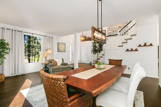 Building Photo - 329 Wyss St