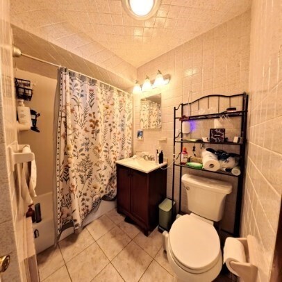 Building Photo - 18 Martin St