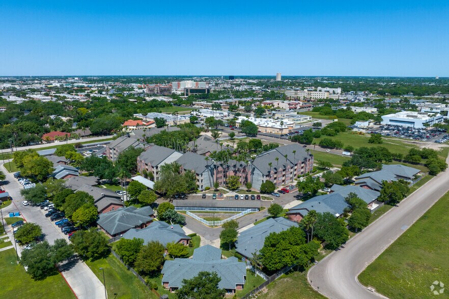 Encino Luxury Apartments 2105 S Cynthia St McAllen TX 78503