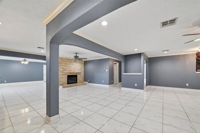 Building Photo - 4901 Burning Tree Dr