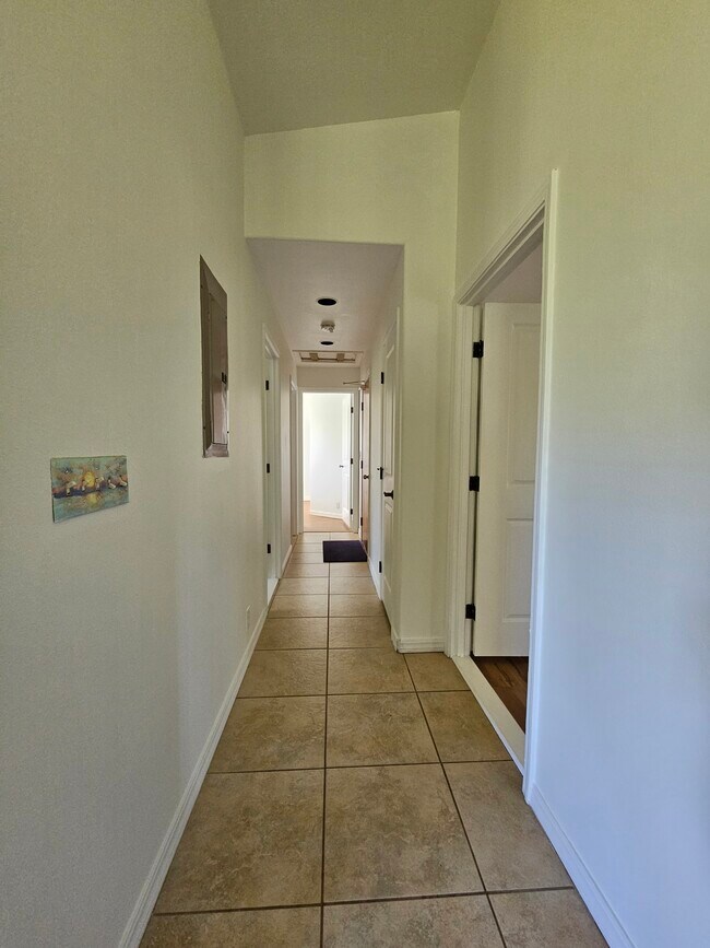 Building Photo - 15-1817-1817 14th Ave