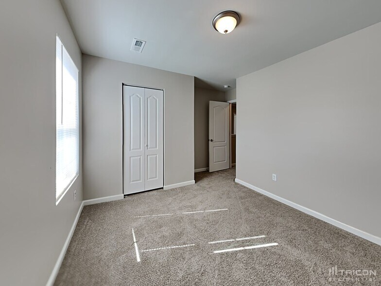 Building Photo - 95 Fleetwood Ct