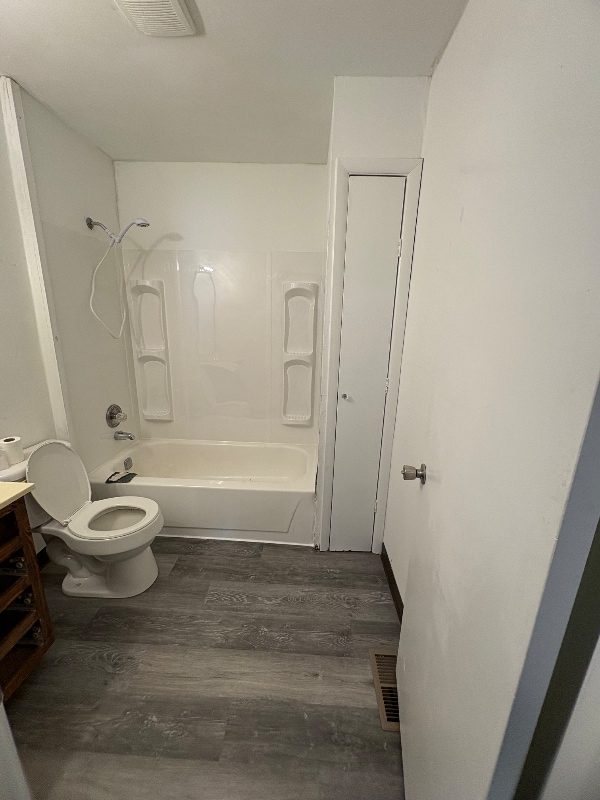 Building Photo - 313 S Bailey St