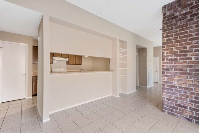 Building Photo - 8915 Beau Monde Dr