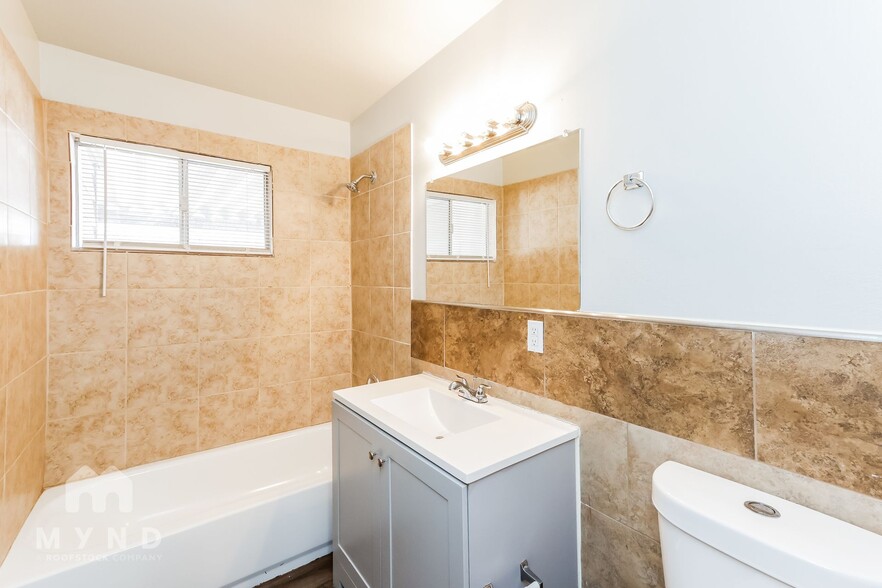 Building Photo - 4794 Beadle St