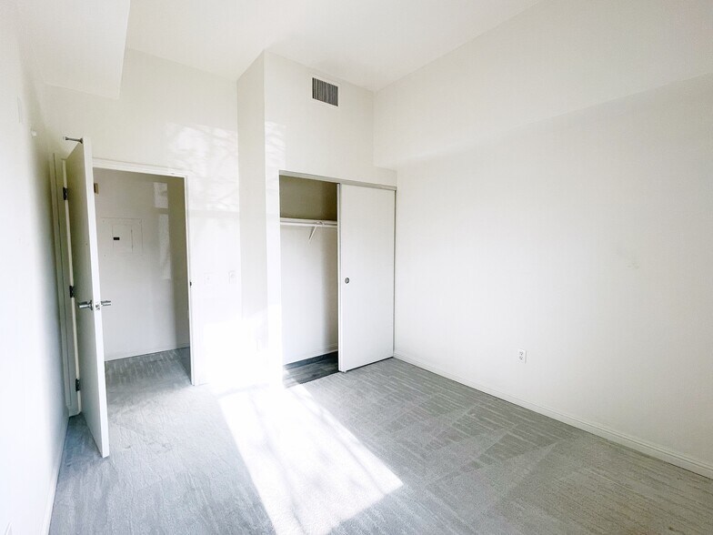 Building Photo - 135 Valencia St