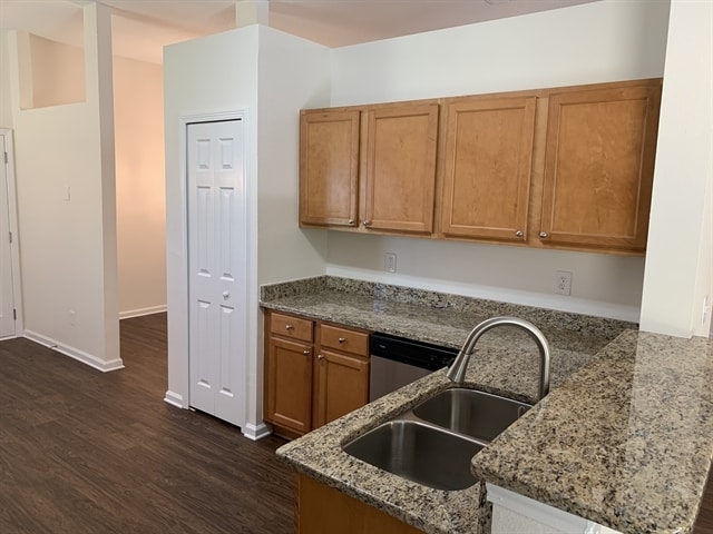 Building Photo - 98 Marisco Way