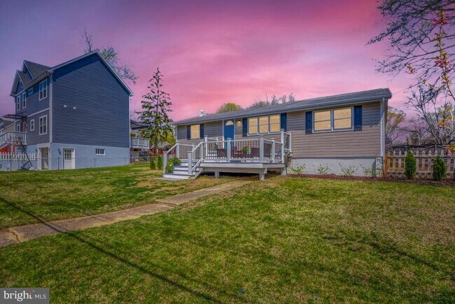 Building Photo - 1715 Tacoma Rd