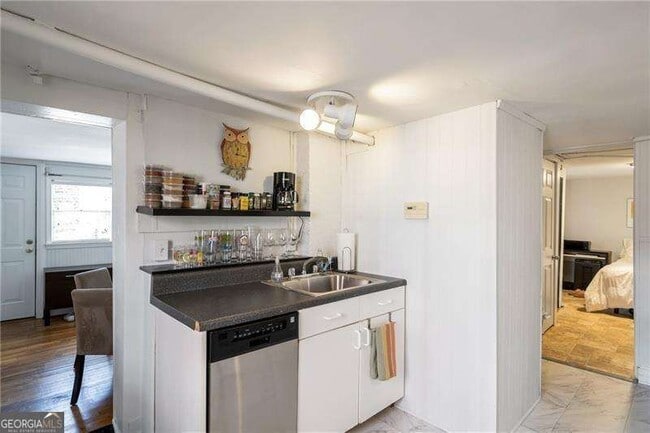 Building Photo - 861 Charles Allen Dr NE