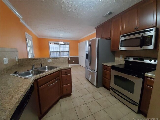 Building Photo - 1665 Kershaw Loop